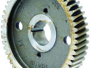 Pignon arbre à cames. clavette. denture hélicoïdale.