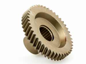Pignon boitier renvoi pont avant, 44d, denture hélicoïdale